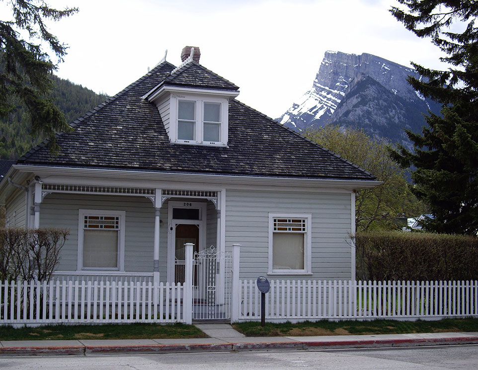 luxton-house.jpg